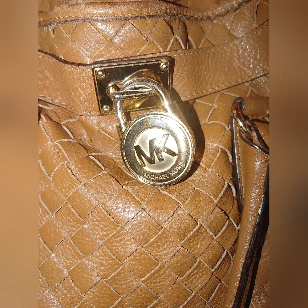 AUTHENTICMICHAEL Kors Handbag Purse Shoulder Bag  Suede Cross Weave Limi… - Picture 10 of 13